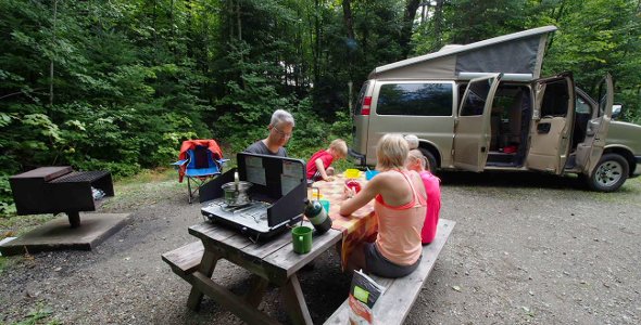 camping en véhicule récréatif au Parc régional du Massif du Sud